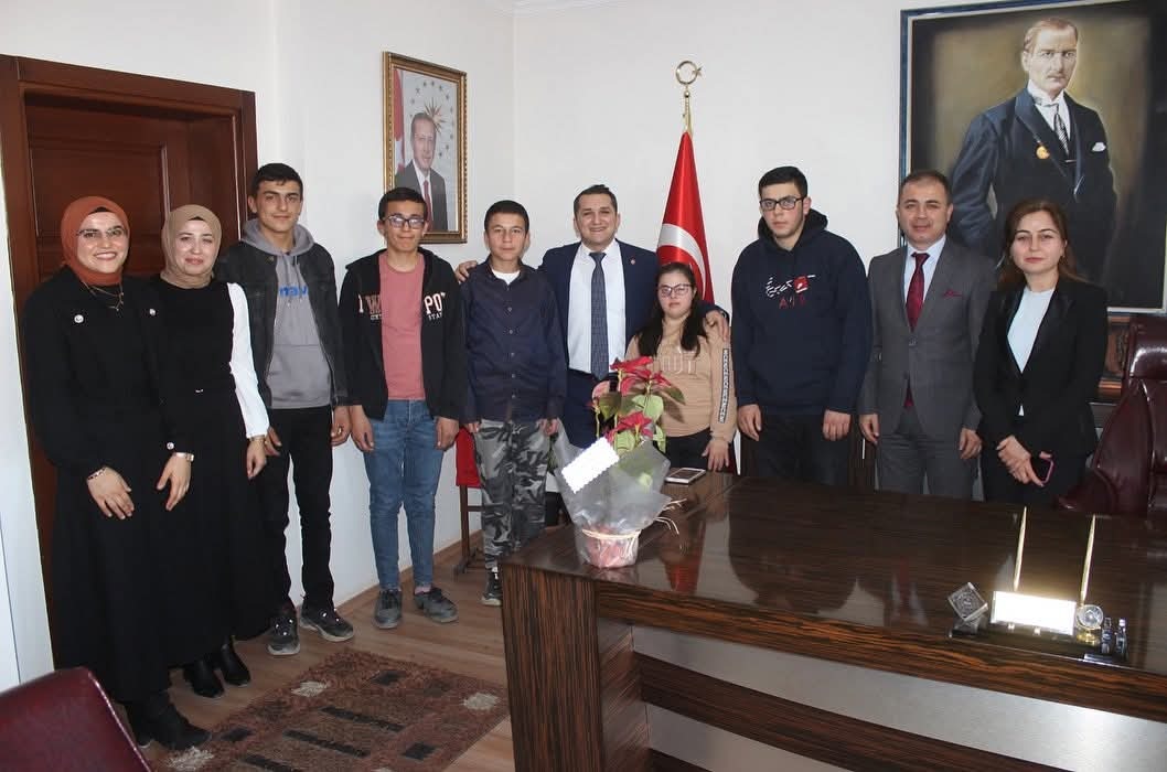 İlçemizde Eğitim-Öğretim Gören Özel Öğrencilerimizden Kaymakamımıza Ziyaret
