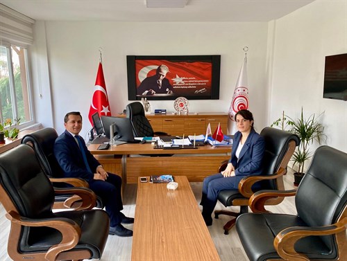 Kaymakamımız Sn. Mustafa KARTAL, Ticaret İl Müdürü Sn. Fatma KESİK ile Nüfus ve Vatandaşlık İl Müdürü Sn. Zehra ŞAHİNLER’e ziyarette bulundu.