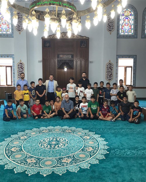 Kaymakamımız Sn. Mustafa KARTAL, Yaz Dönemi Kur'an Kurslarımızı Ziyaret Ederek Öğrencilerle Bir Araya Geldi